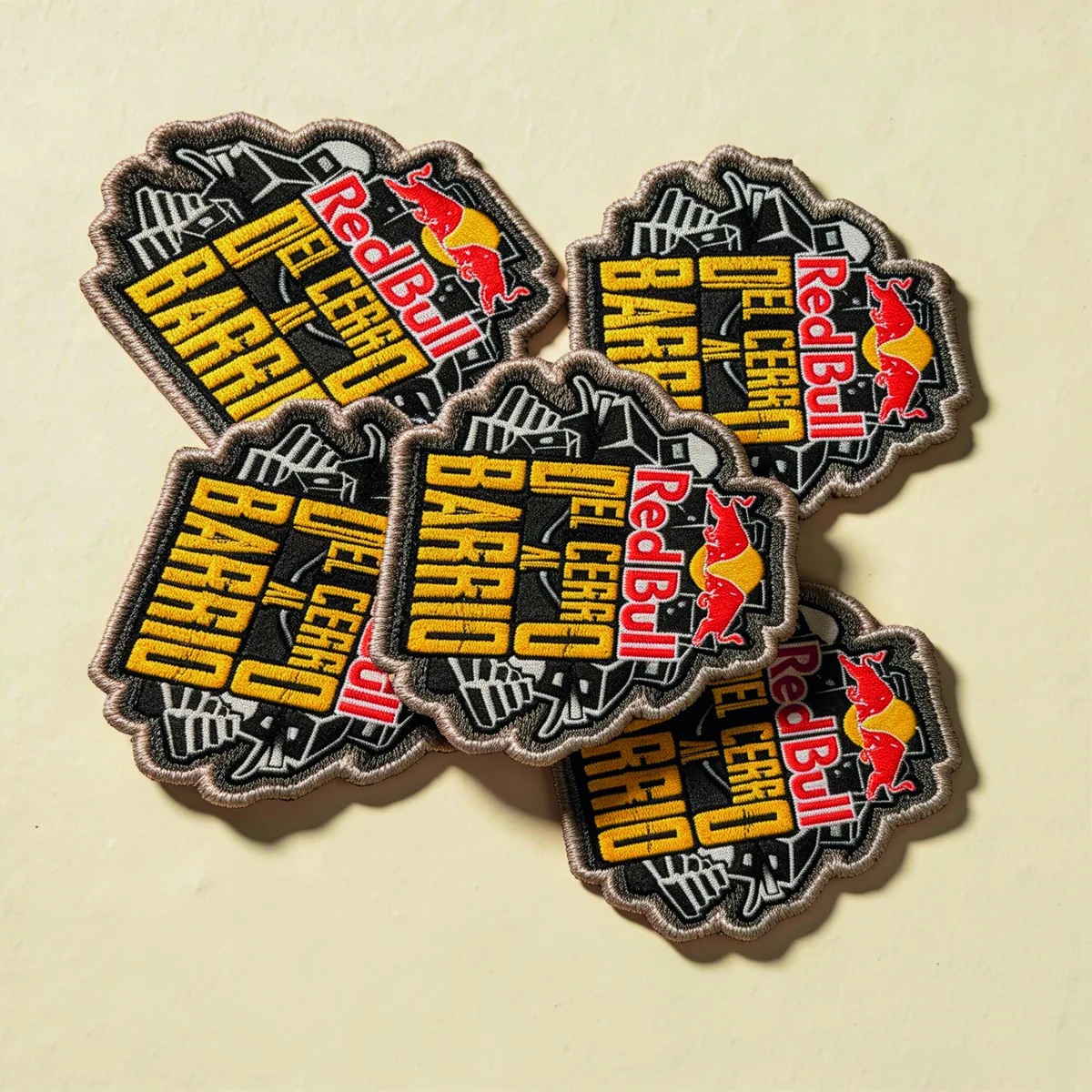 Parches bordados Red Bull Del Cerro al Barrio