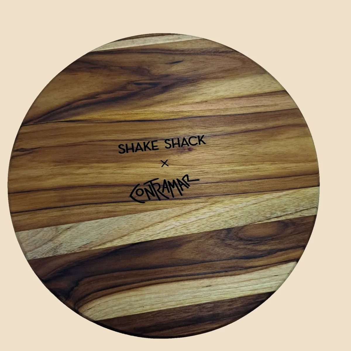 Tabla de madera grabada Shake Shack x Contramar